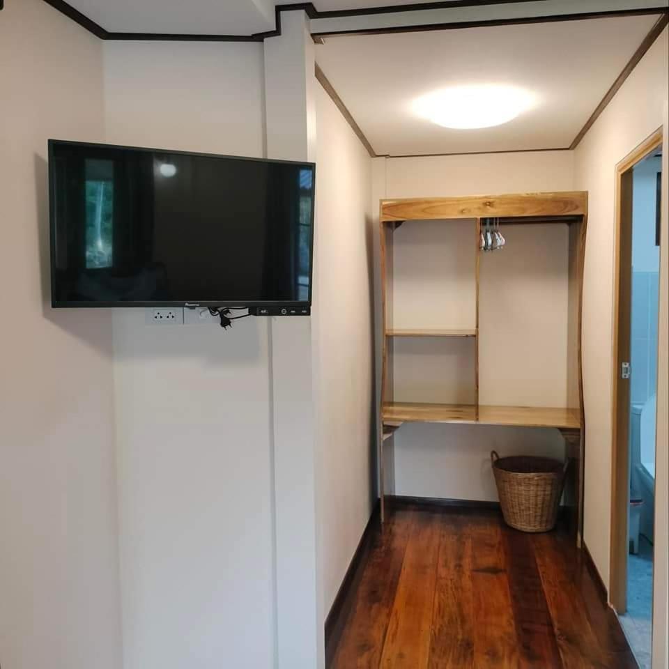 Walk In Homestay Ko Kut Exterior photo